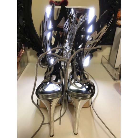 Liliana Metallic Heals - Picture 5 of 6